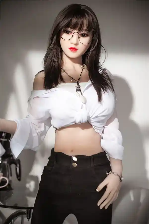 Aibei Doll - リアルなスリム体型の日本のセックスドール Casey 158cm（無料の2つ目のヘッド付き）