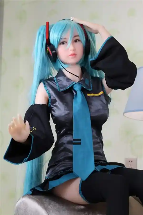 WM Dolls 等身大 愛らしいアジア系日本人ファンタジーセックスドール 初音ミクにインスパイアされた 165cm 無料の第2ヘッド付き