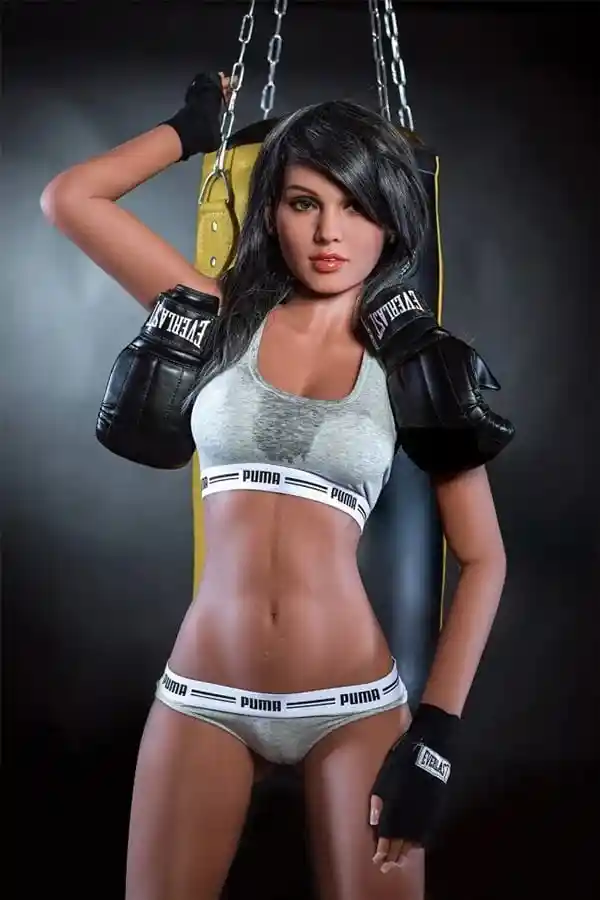 身長166cmの、スポーツをテーマにした等身大セックスドール「タリヤ」