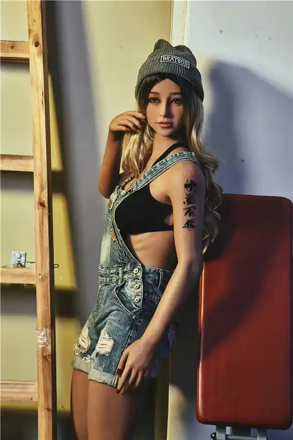 アイアンテックドール カイリー 163cmのレビュー - 曲線美と魅惑のラブドール