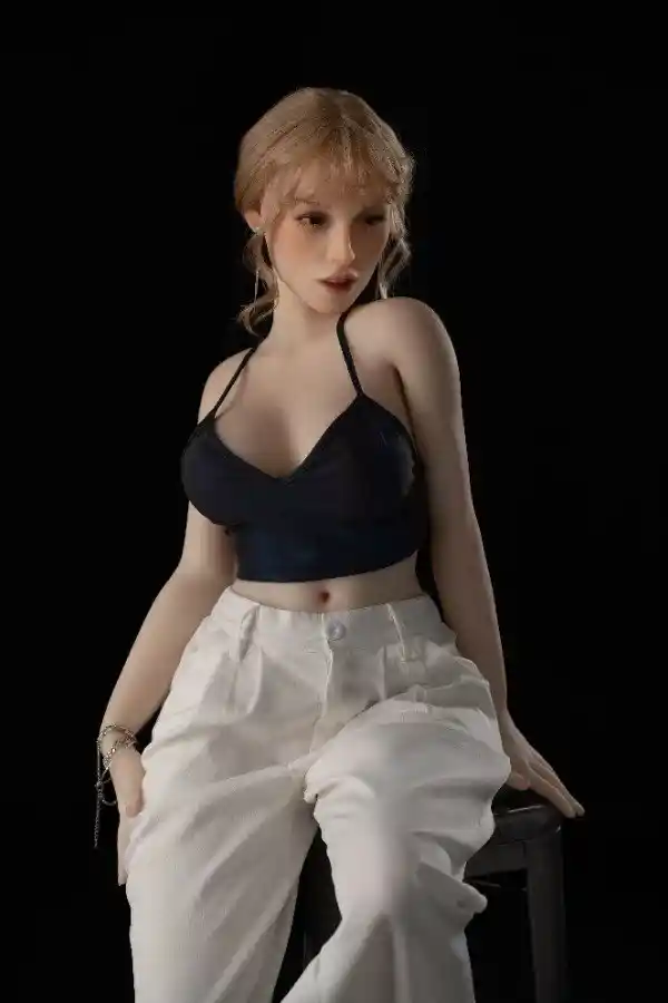 AXBドール アニカ 165cm 本物そっくりのブロンド熟女コンパニオン