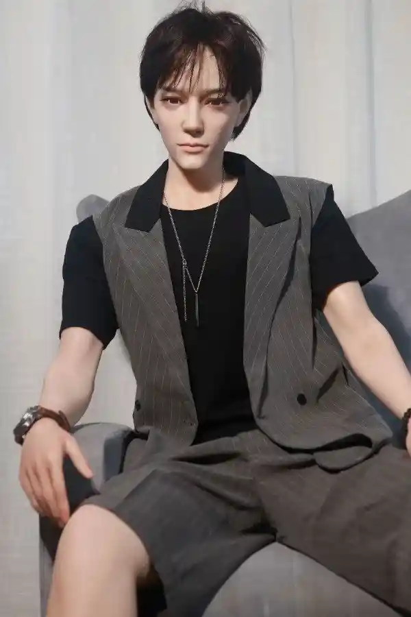 170cmのリアルでハンサムなアジア人男性人形「エドワード」のレビュー