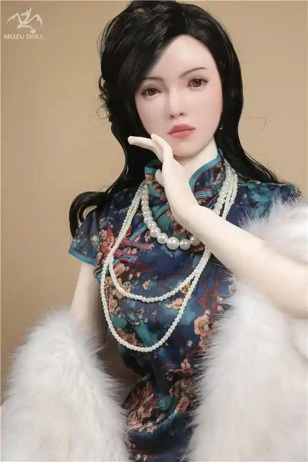 MOZU Doll - リアルなアジア系中国製セックスドール Arianna 163cm 衣装付き