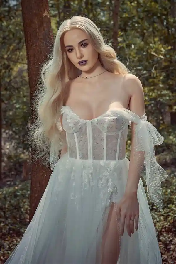 Zelex Dollは、印象的な曲線美の体型を持つ170cmの超リアルなシリコン製セックスドール「Ava」を発表しました。