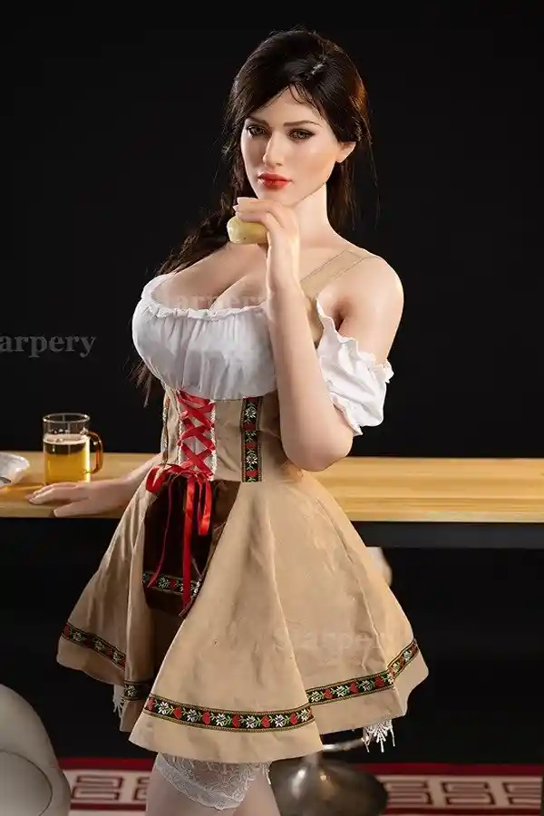 身長167cmの曲線美のある大人のボディを特徴とする、リアルなStarpery Ember Doll