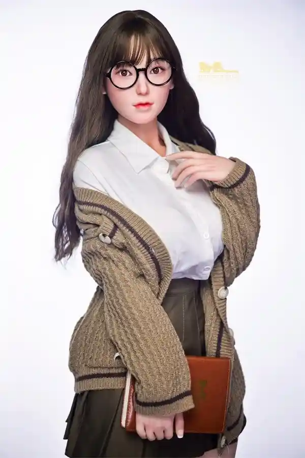 アイアンテックドール - リアルな153cmの日本人向けシリコン製セックスドール ルシアナ