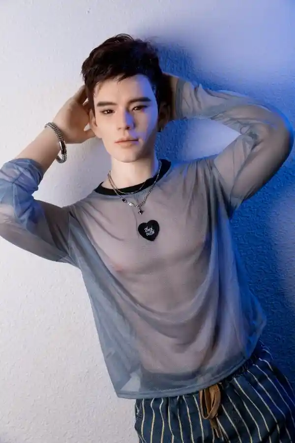 Qita DollがJinを発表：驚異の177cmシリコン製男性セックスドール