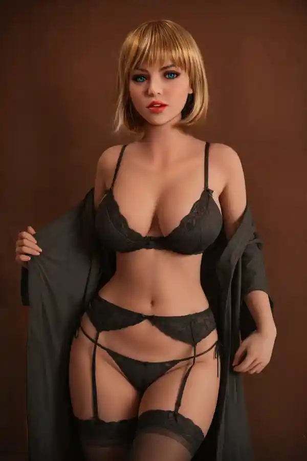 Aibei Dollレビュー：ぽっちゃりブロンドのショートヘアのMyra 151cmセックスドール（無料の2つ目のヘッド付き）